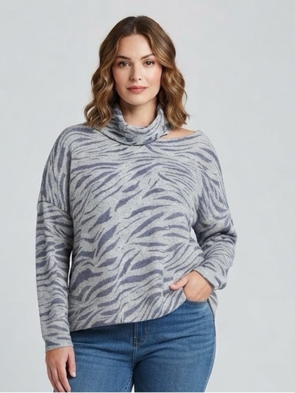Terra & Sky Women's Plus Size Cut Out Turtleneck Top(Bust 44”)